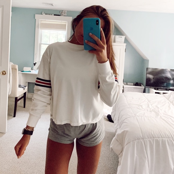 Brandy Melville Tops - Brandy Melville Gretchen T-shirt